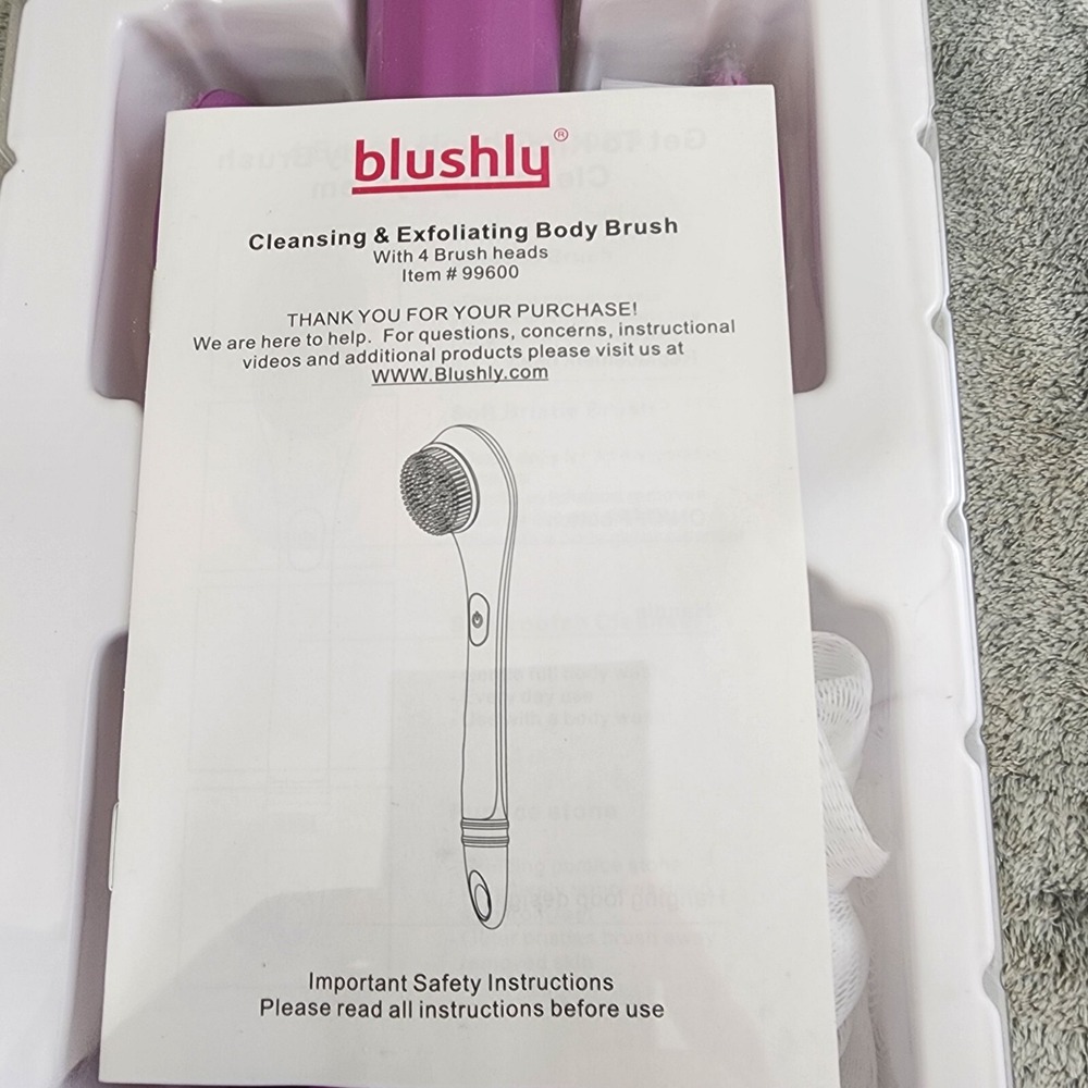 Blushly Cleansing & Exfoliating Body Brush with (4) Brush Heads - PURPLE - Picture 3 of 5